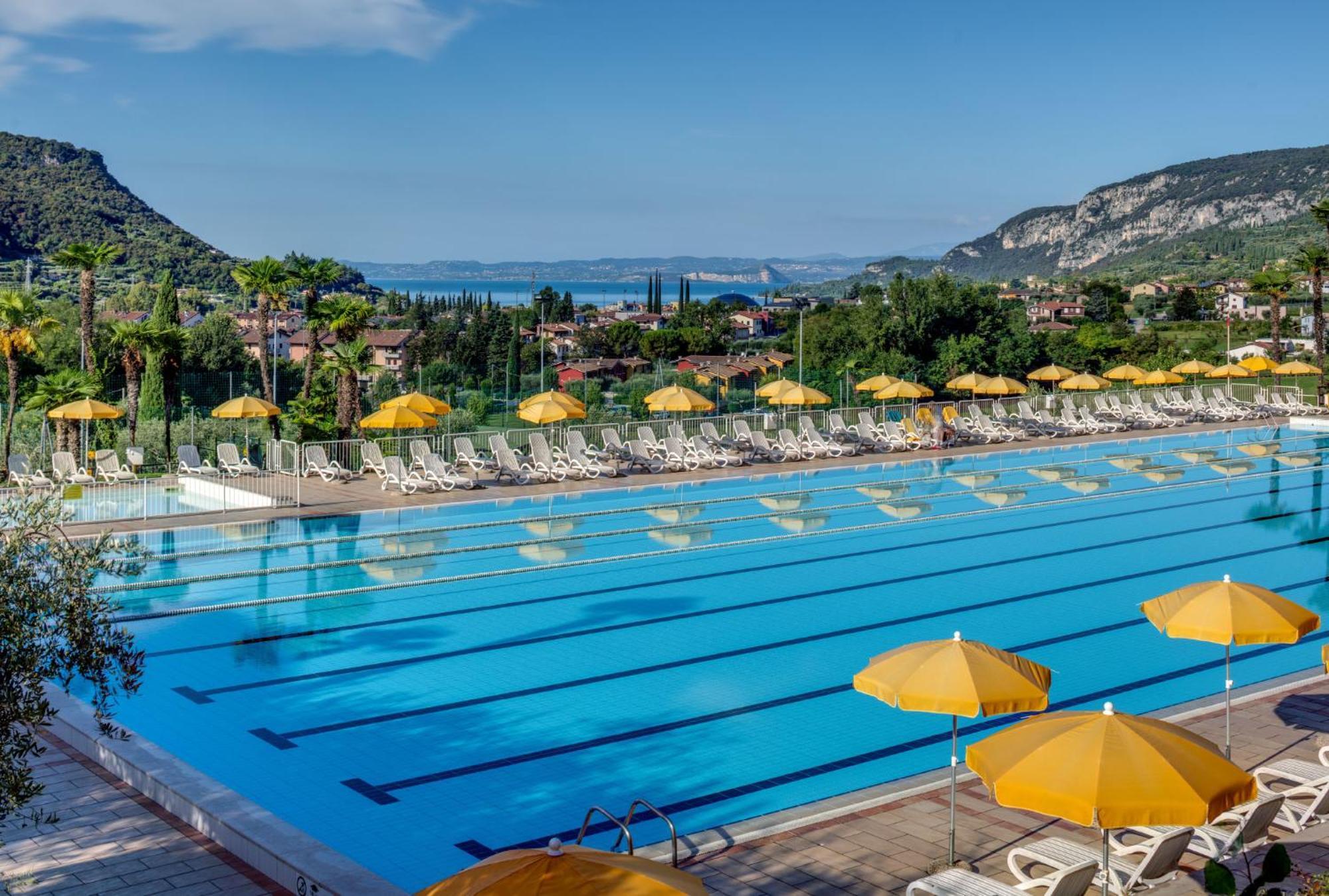 Poiano Garda Resort Appartamenti Εξωτερικό φωτογραφία