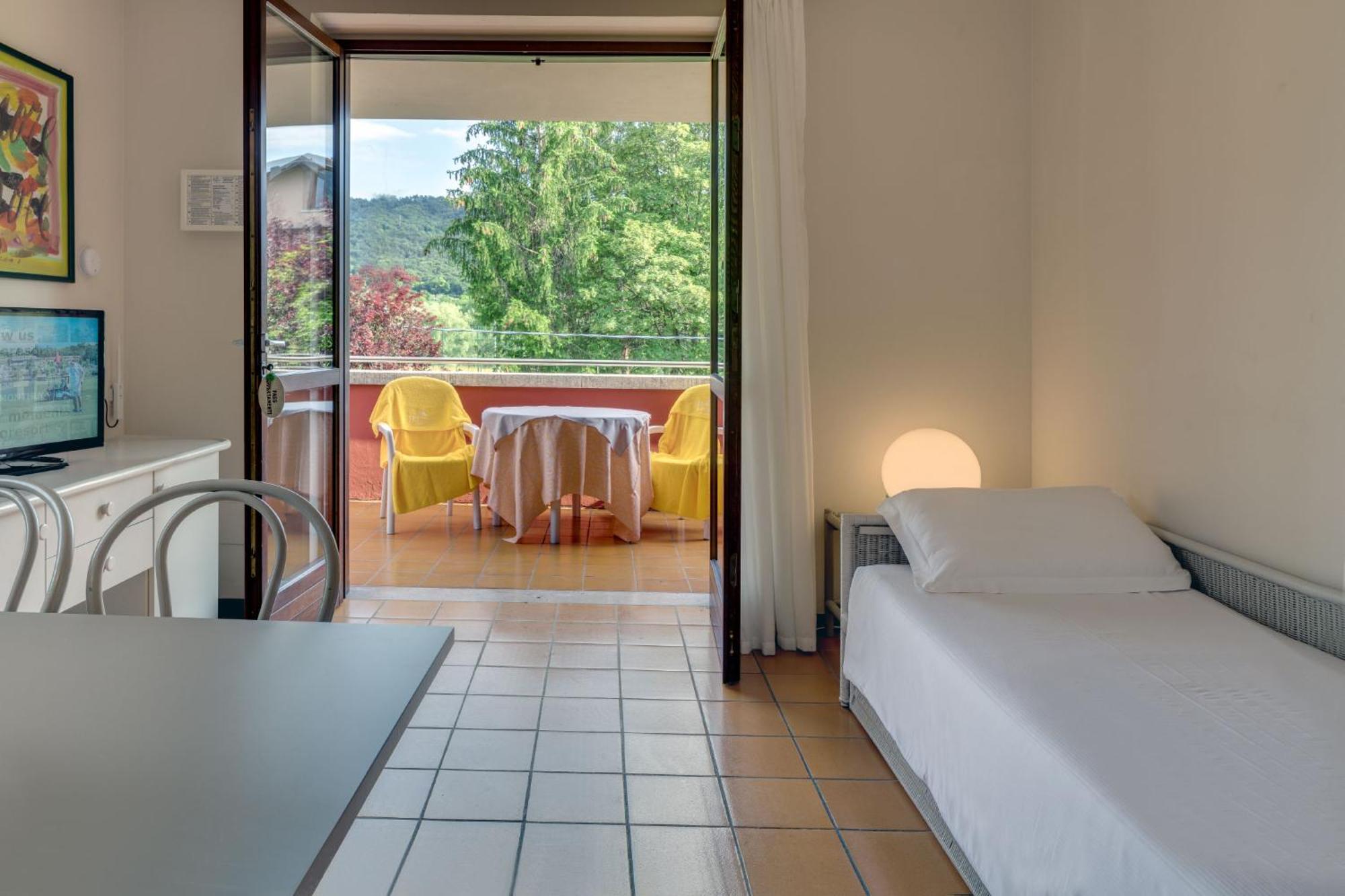 Poiano Garda Resort Appartamenti Εξωτερικό φωτογραφία