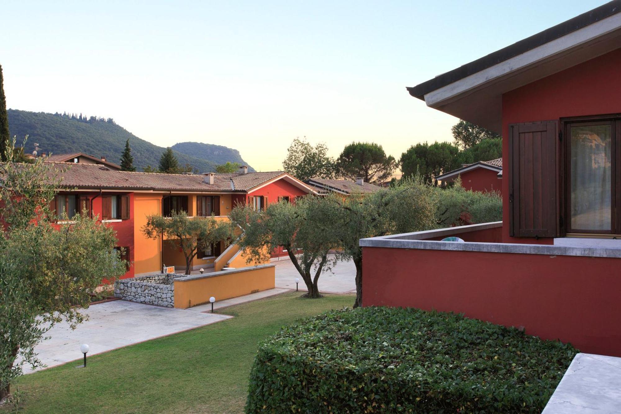 Poiano Garda Resort Appartamenti Εξωτερικό φωτογραφία
