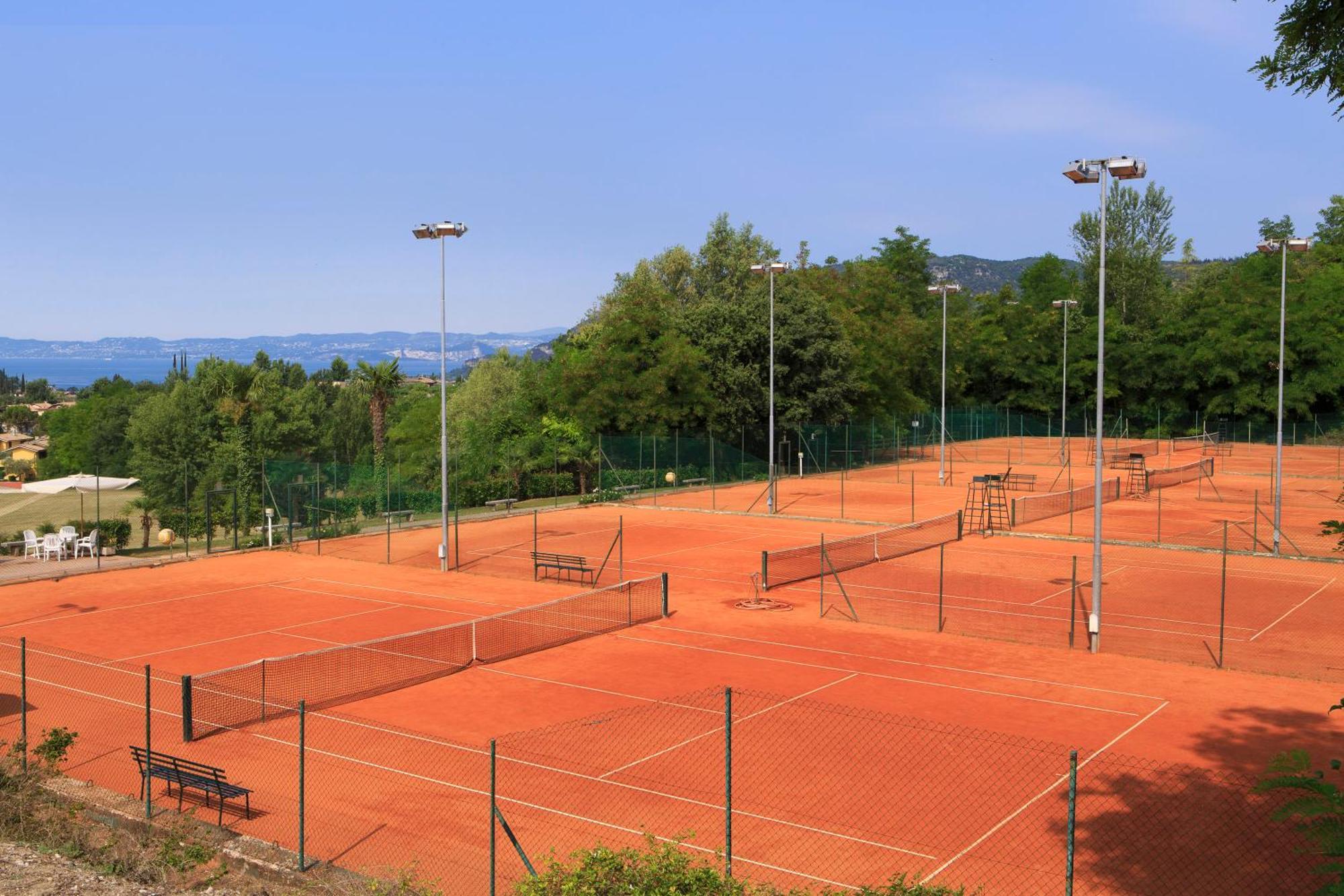 Poiano Garda Resort Appartamenti Εξωτερικό φωτογραφία