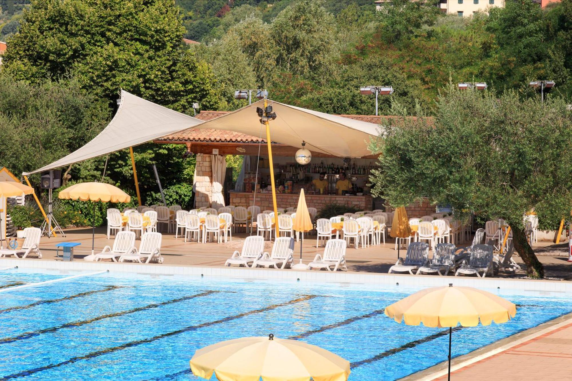 Poiano Garda Resort Appartamenti Εξωτερικό φωτογραφία